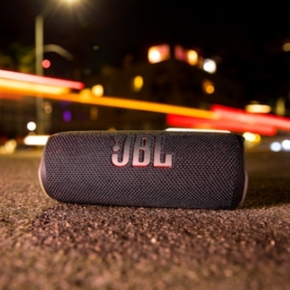 JBL Flip 6 Portable Bluetooth Waterproof Speaker - Picture 1 of 11
